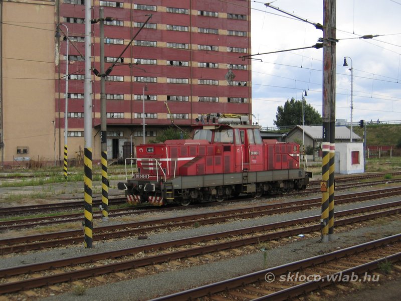 210 042-8