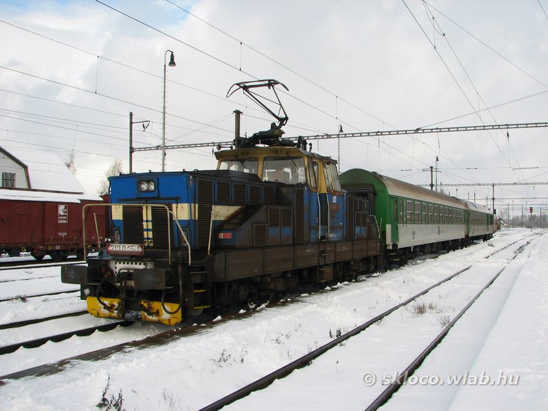210 045-1