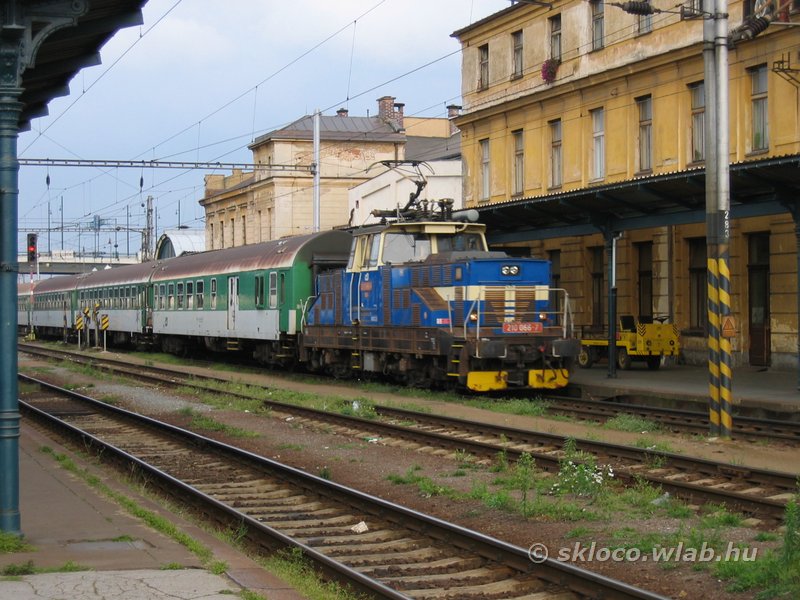 210 066-7