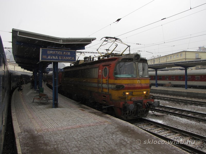 240 037-2