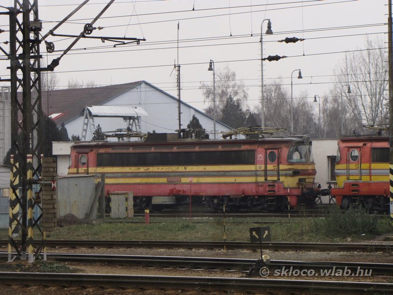 240 041-4