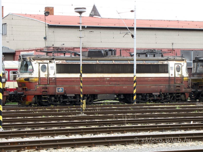 240 045-5