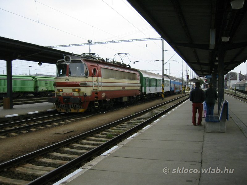 240 053-9