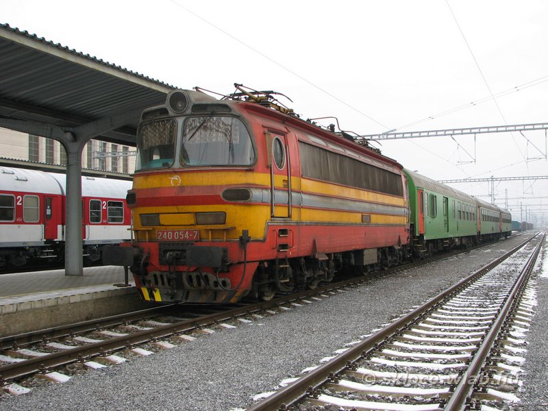 240 054-7
