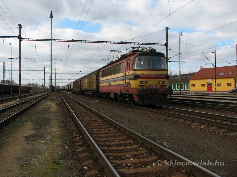 240 061-2