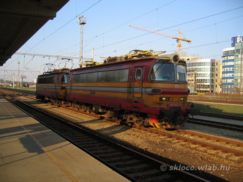240 142-0
