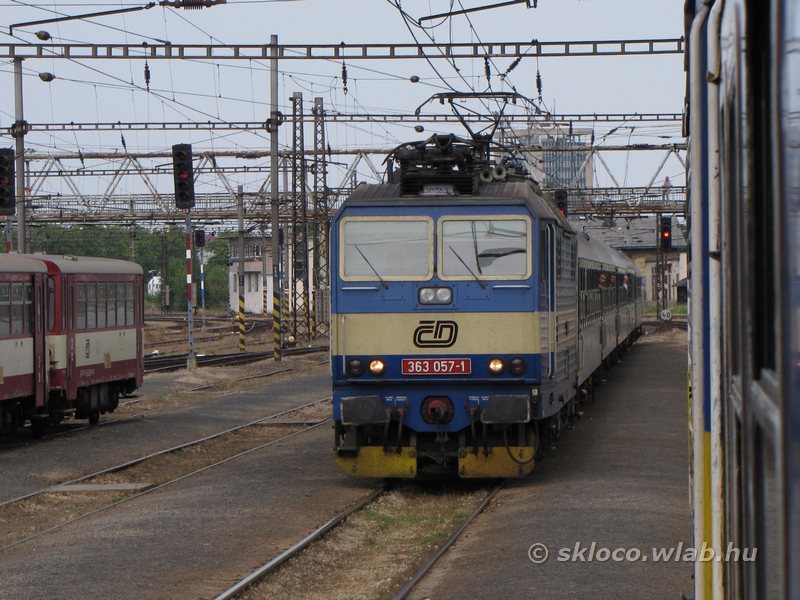 363 057-1