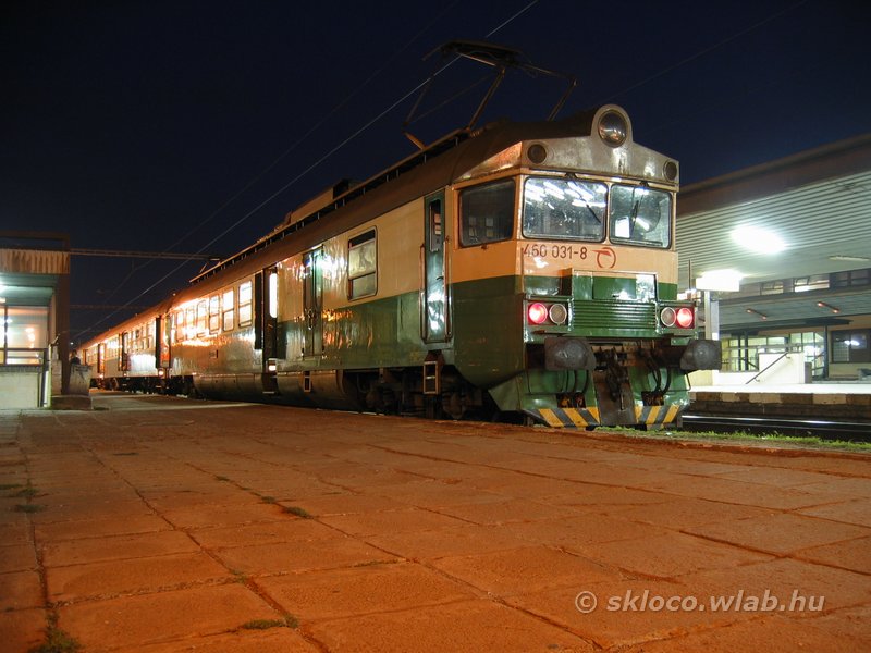 460 031-8