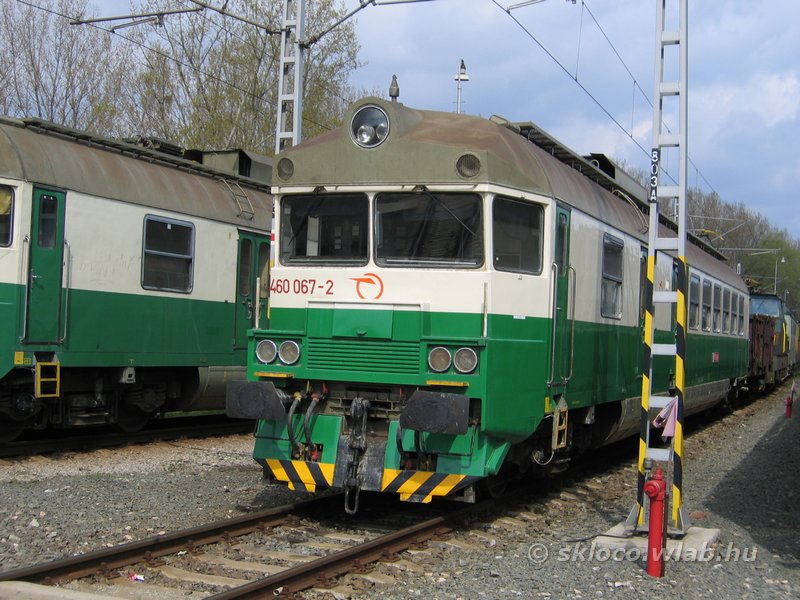 460 067-2