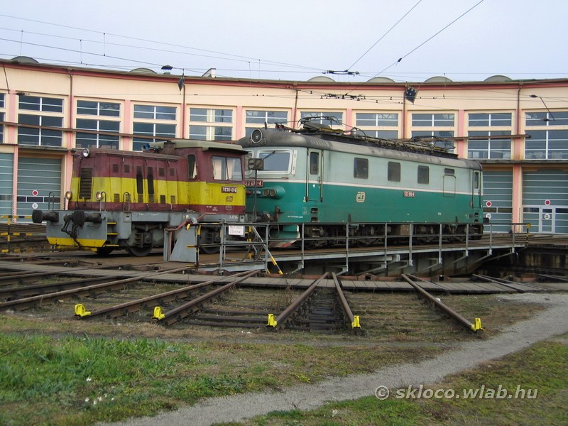 703 040-6