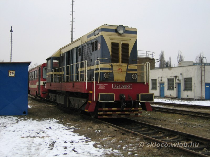 721 098-2