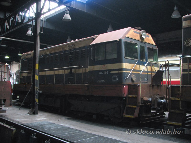 721 228-5