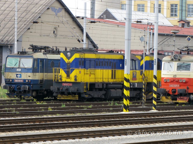 740 673-9