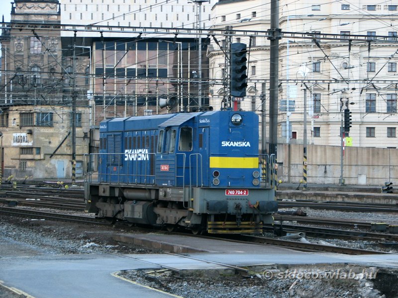 740 704-2