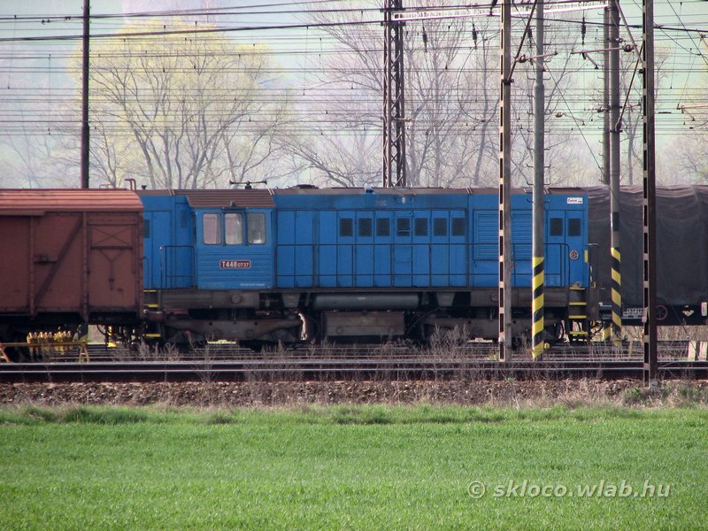740 737