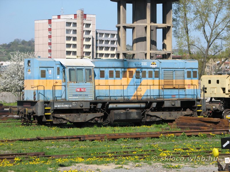 740 742-2