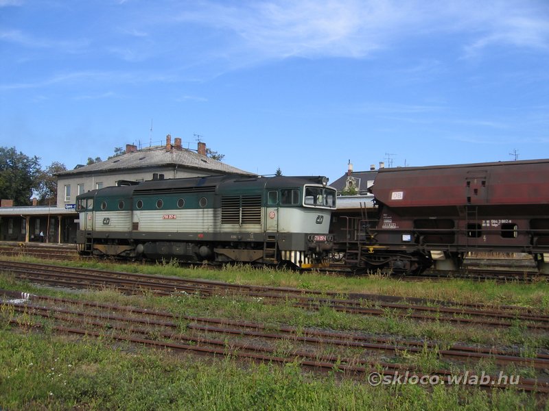 750.257-8