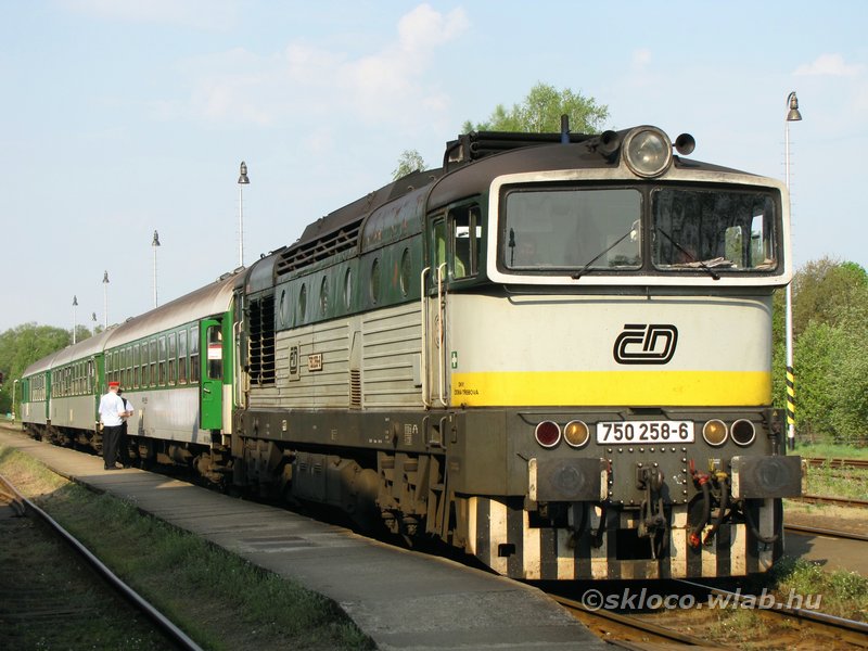 (750 258-6)