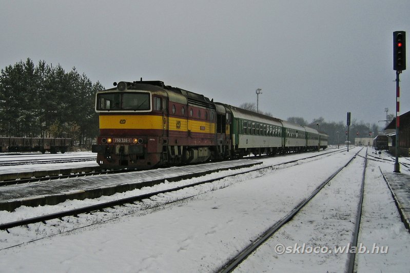 750 326-1
