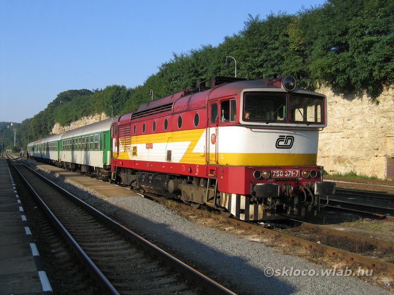 750 371-1