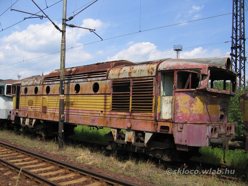 (753 100-7)