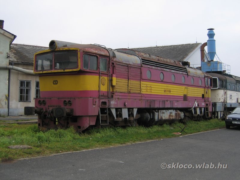 (753 122-1)
