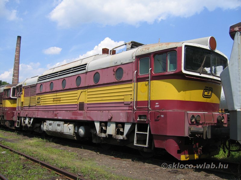 (753 390-4)