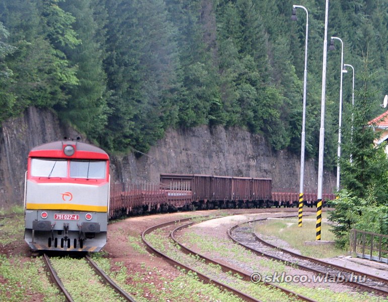 751 027-4