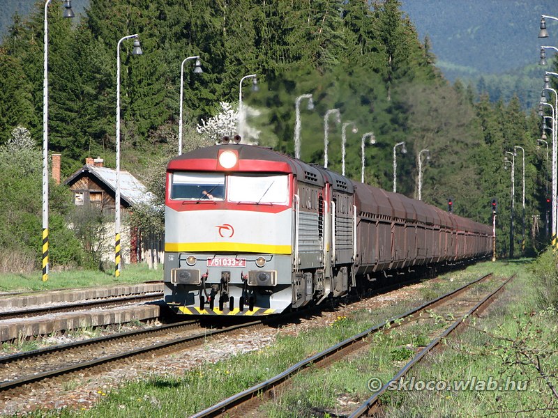 751 033-2