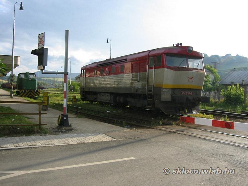 751 037-3