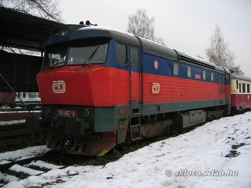 751 067-0