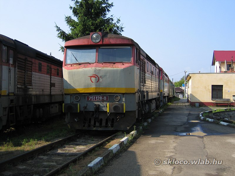 751 128-0 