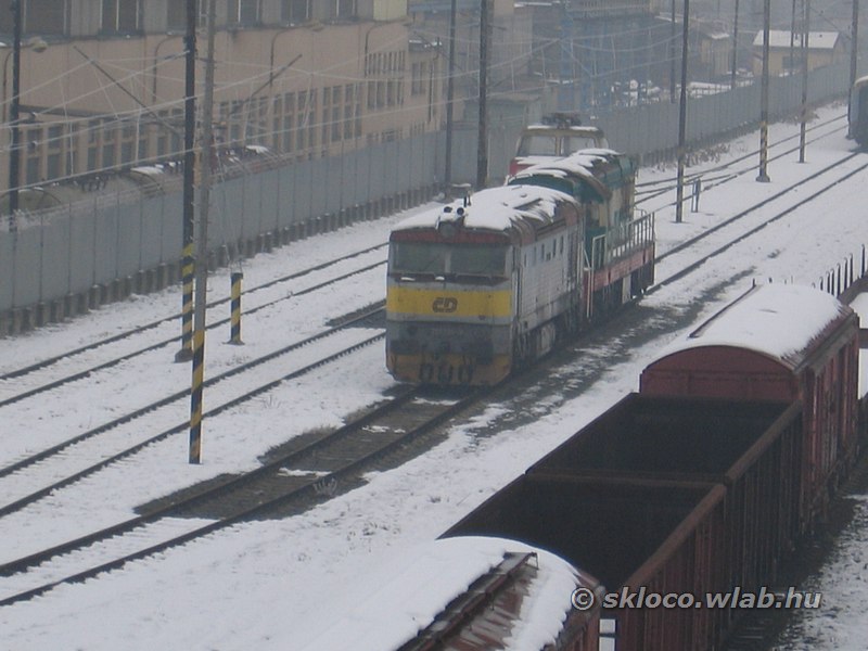 751 136-3
