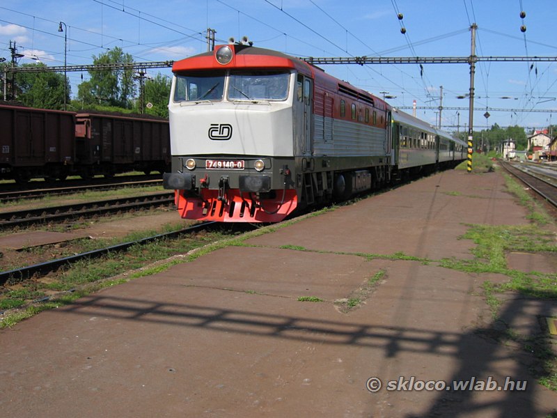 (749 140-0)