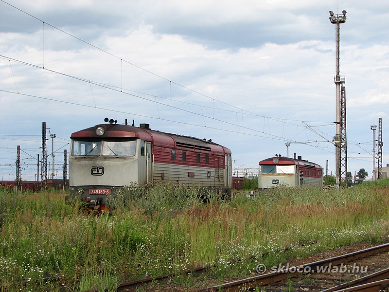 (749 180-6)