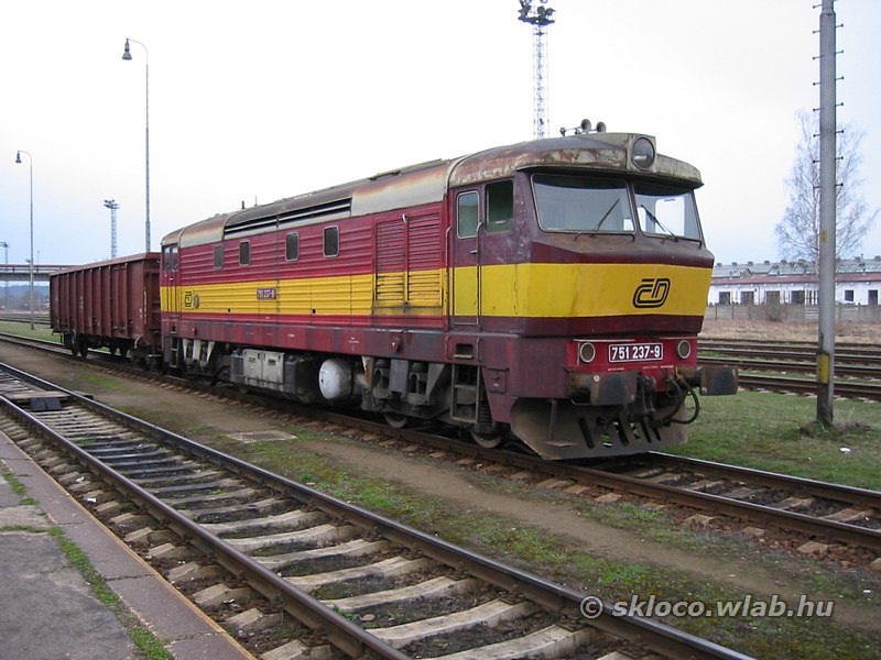 751 237-9