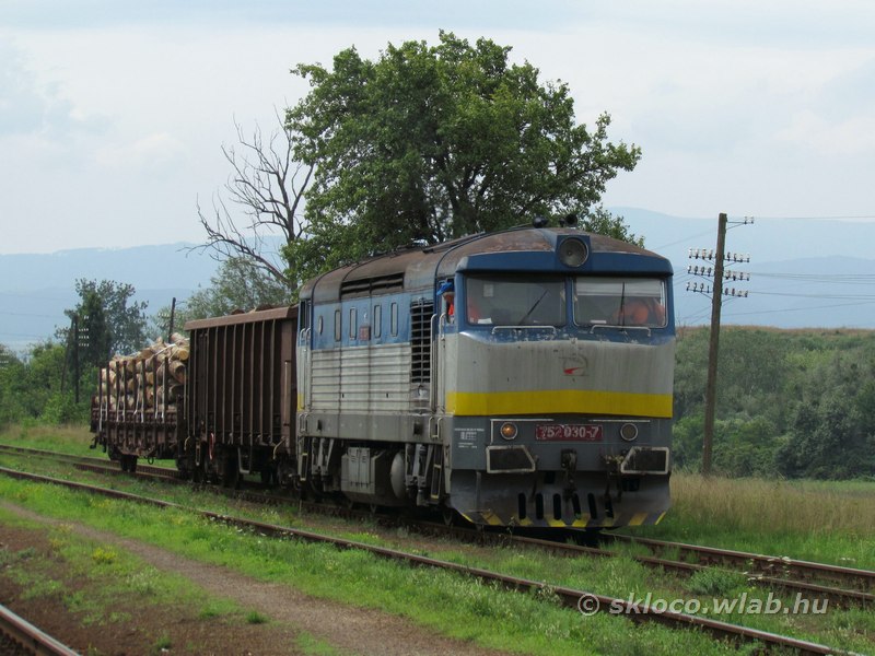 752 030-7