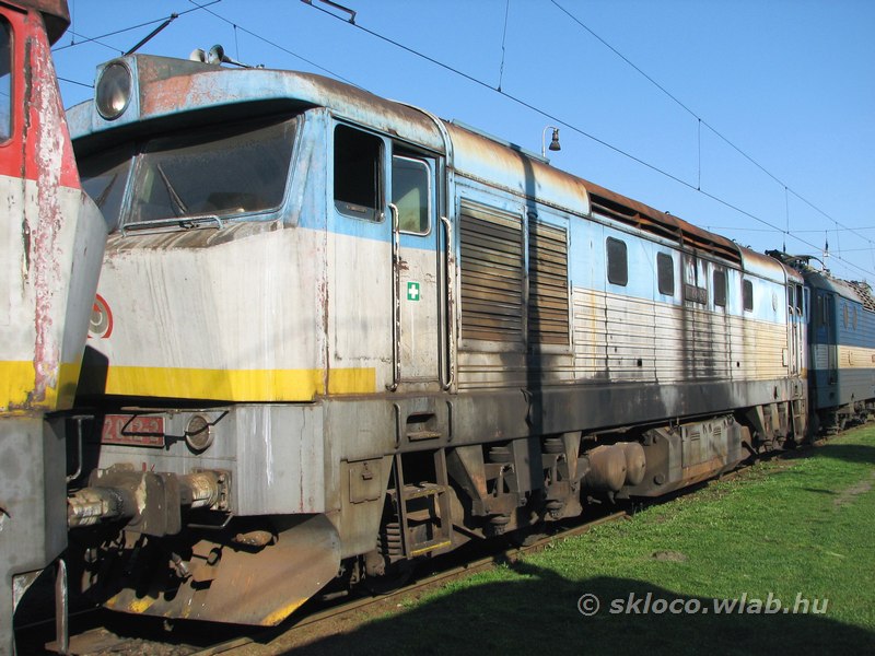 (752 042-2)