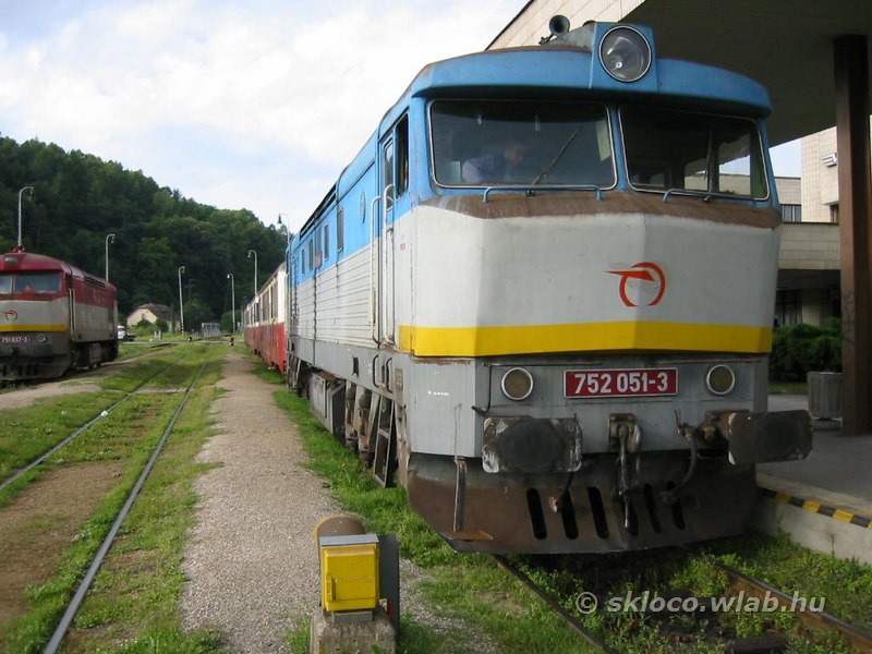 752 051-3