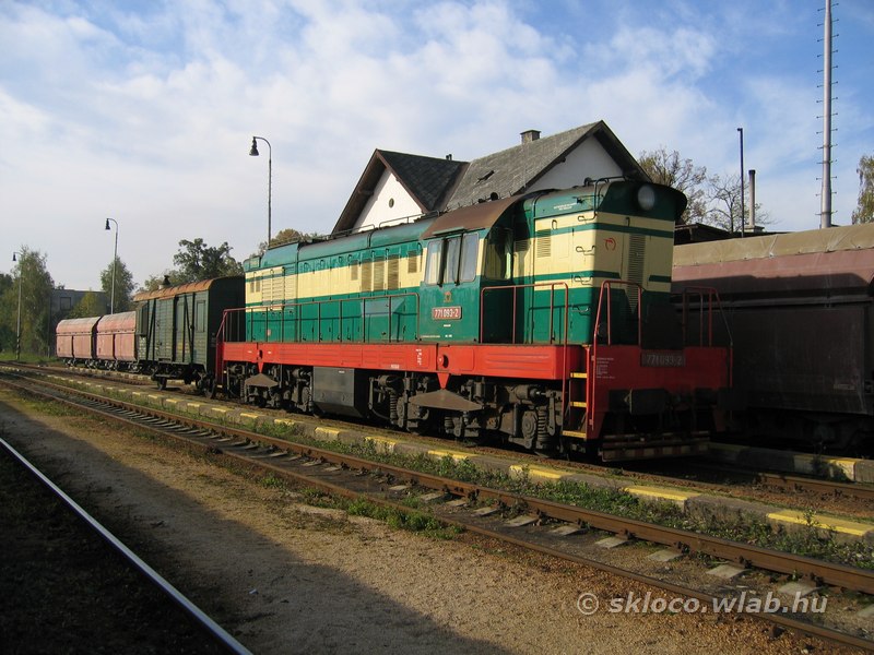 771 093-2