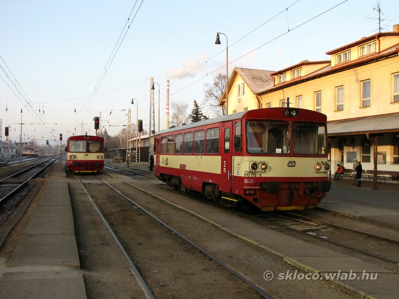 810 176-8