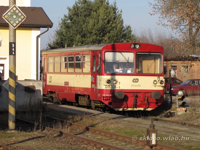810 226-1