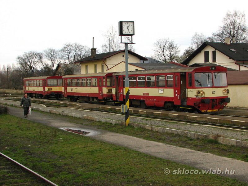(810 257-6)