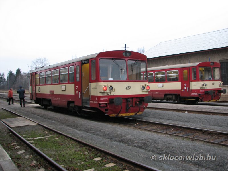 810 327-7