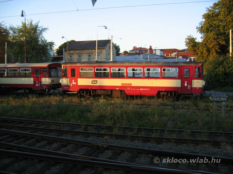 (810 440-8)
