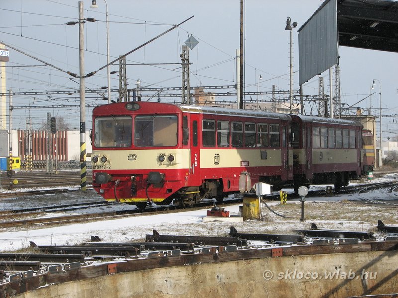 (810 443-2)