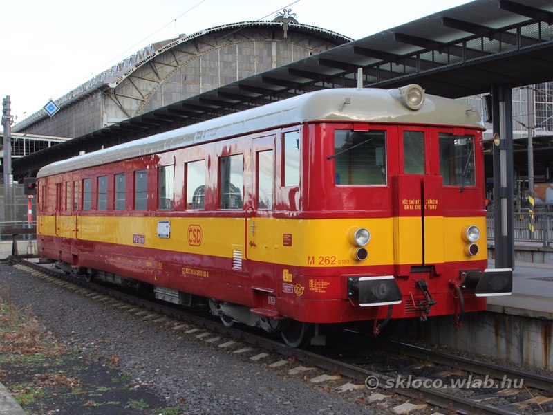 M262.0180